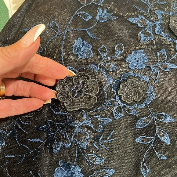 David Meister embroidered 3-D lace short sleeves long gown - Picture 13 of 13